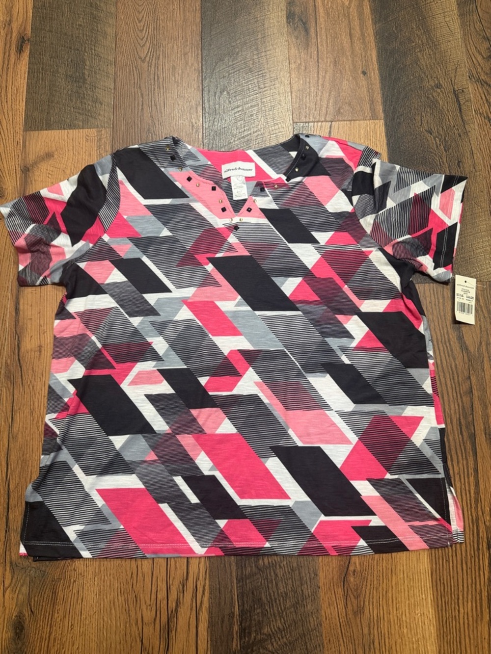 NWT Alfred Dunner Pink, Black & Gray Geometric Short Sleeve Womenʻs Top